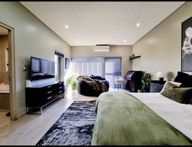 3 BEDROOM TOWNHOUSE TO LET IN OAKLANDS
